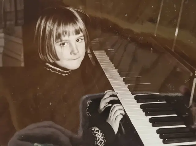 Alice at the piano, 1964